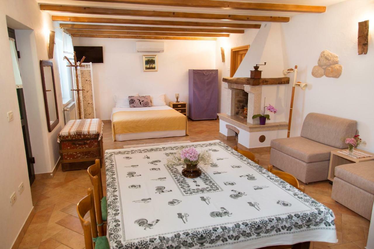 Apartments Tinka Brseč المظهر الخارجي الصورة