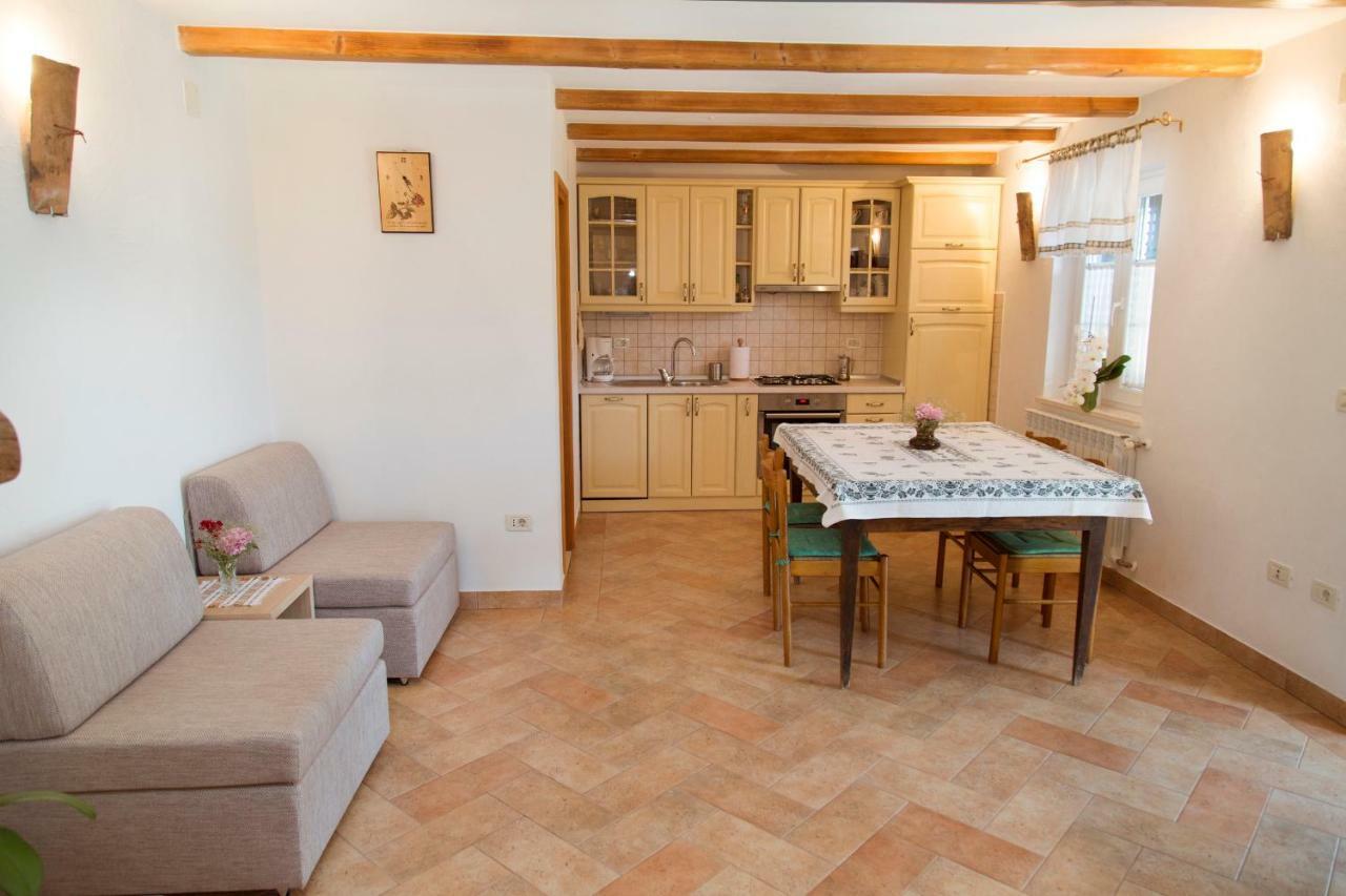 Apartments Tinka Brseč المظهر الخارجي الصورة