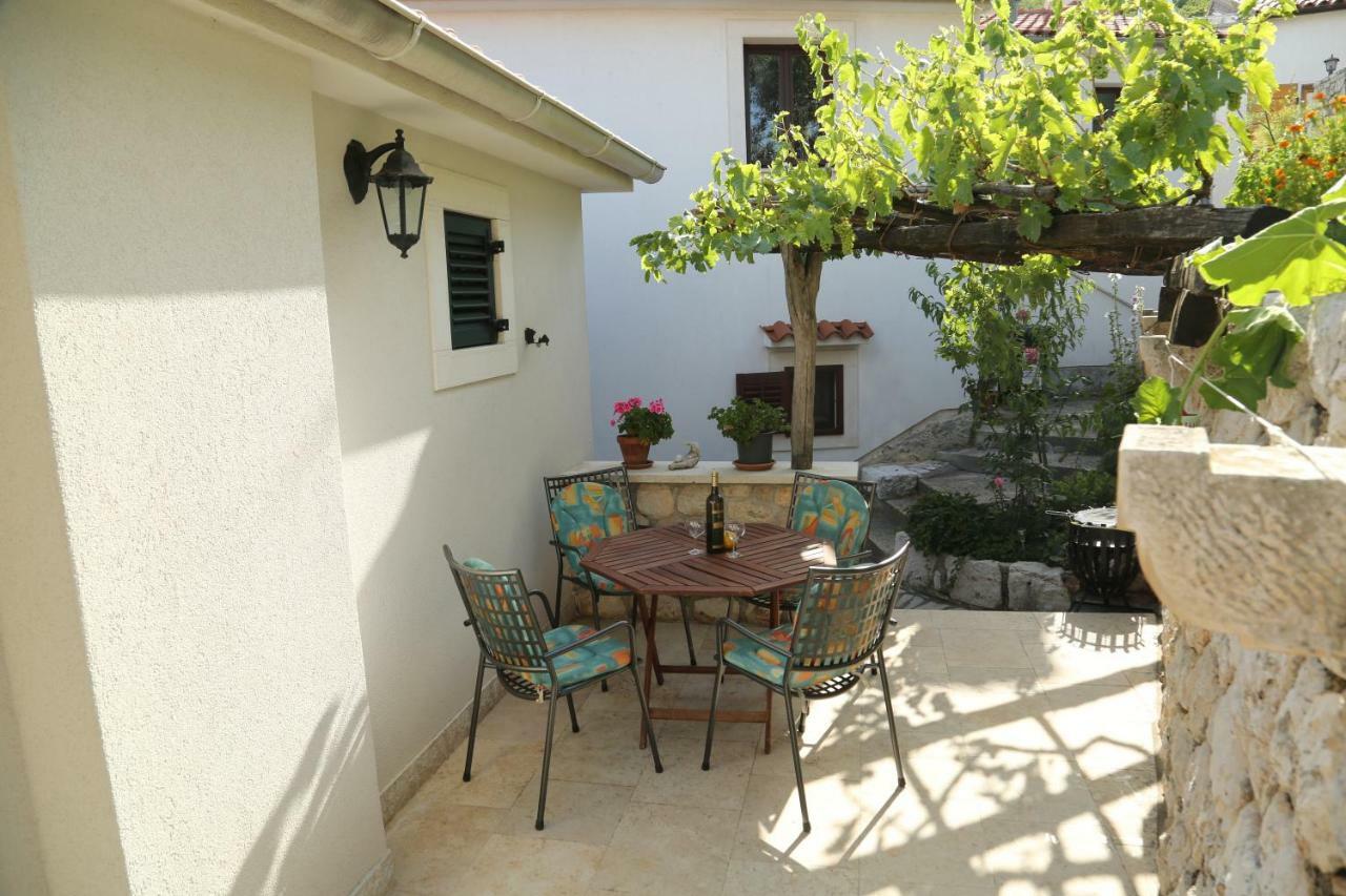 Apartments Tinka Brseč المظهر الخارجي الصورة