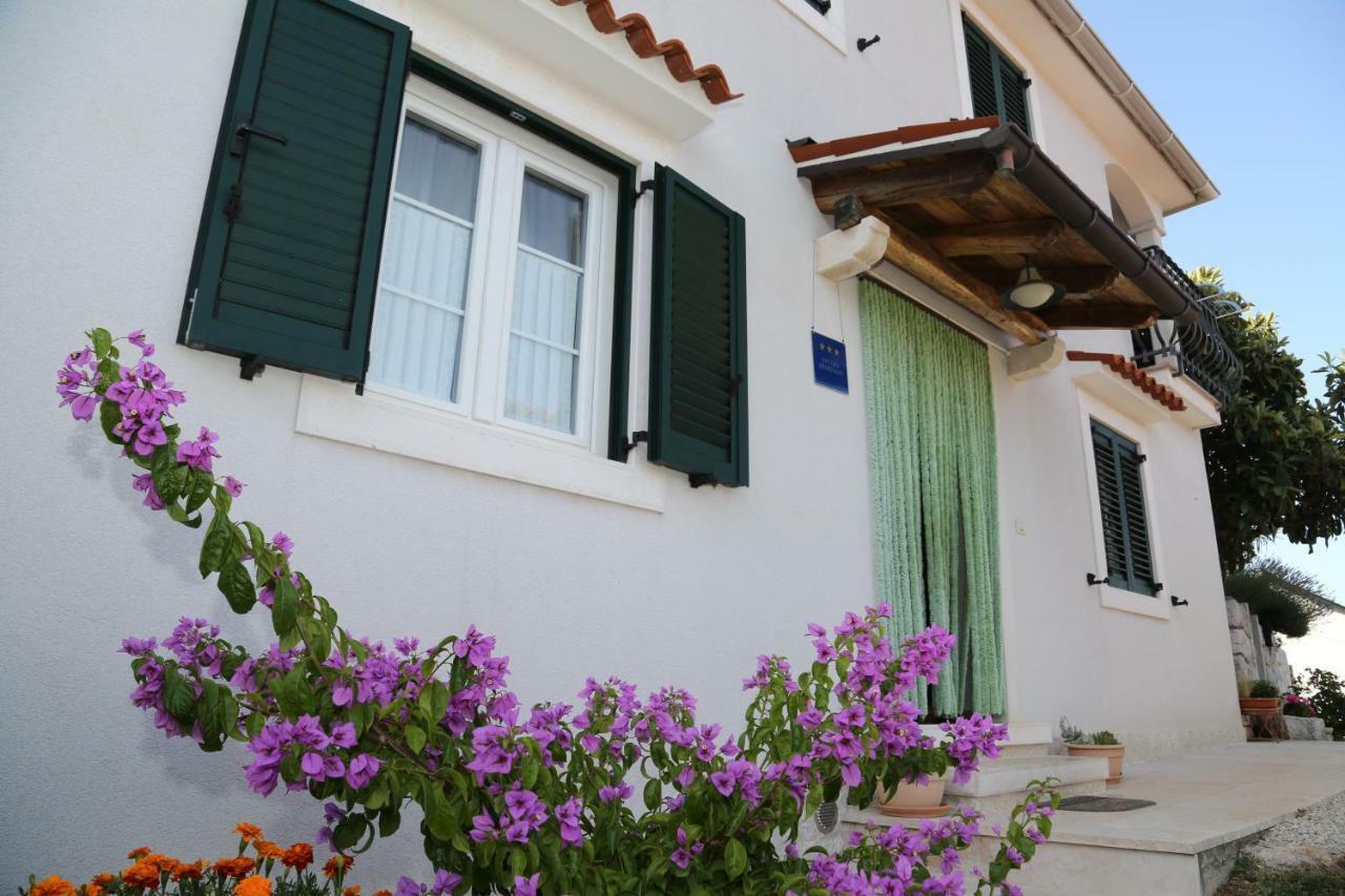 Apartments Tinka Brseč المظهر الخارجي الصورة
